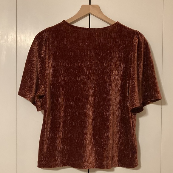 Texture & Thread Velvet Top - Picture 4 of 7